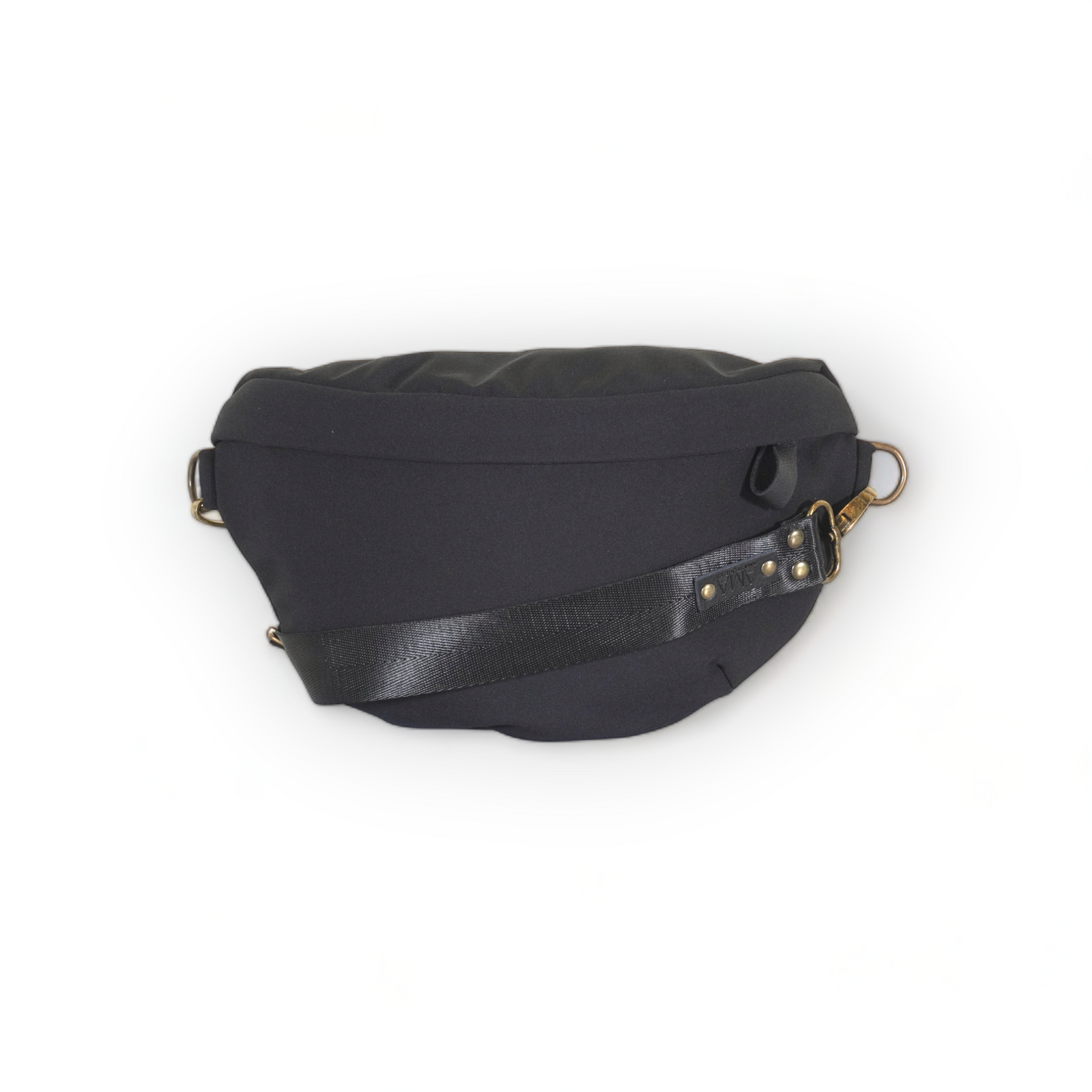 Riñonera impermeable negra de tejido tipo neopreno softshell realizada a mano en Barcelona.