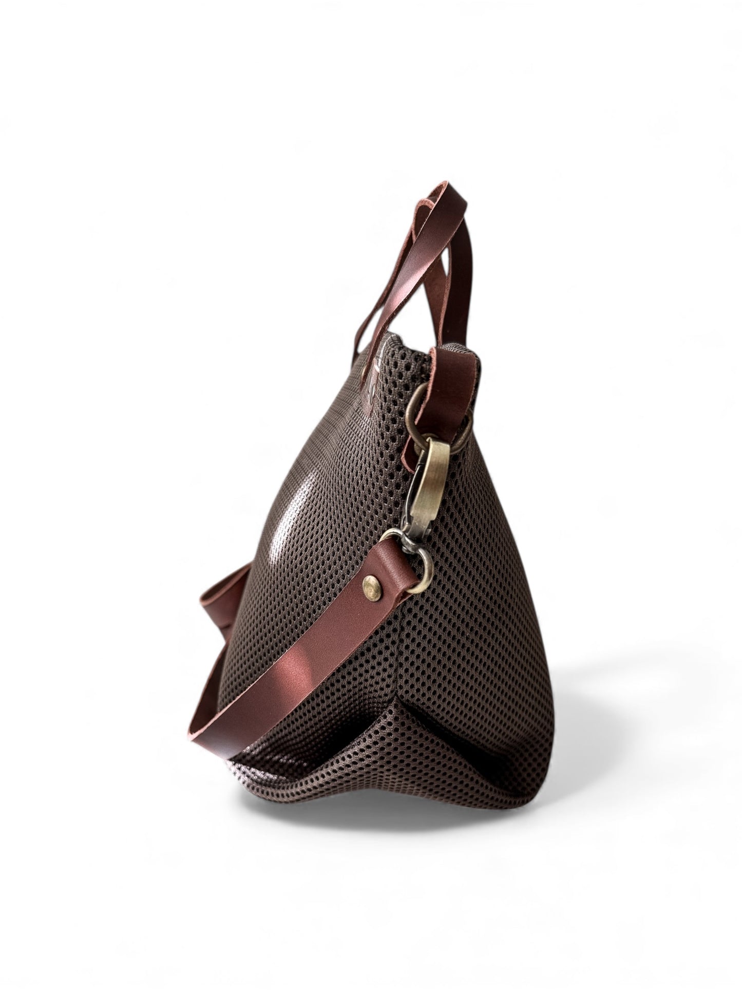 Bolso bandolera, tote bag y bolso de mano realizado tejido 3d color negro hechos a mano en Barcelona de forma sostenible. ENVÍO GRATIS compras + 60€