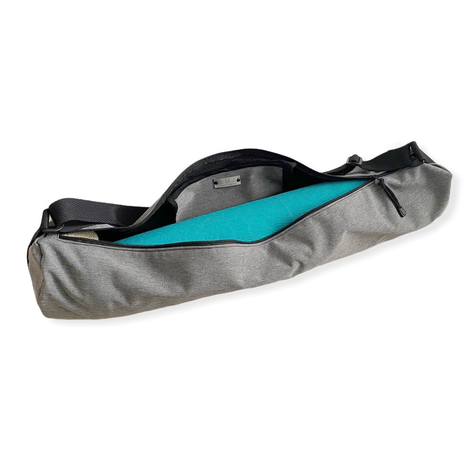 Bolsa esterilla yoga / entrenamiento neopreno negro o gris realizada a mano personalizada con tus iniciales