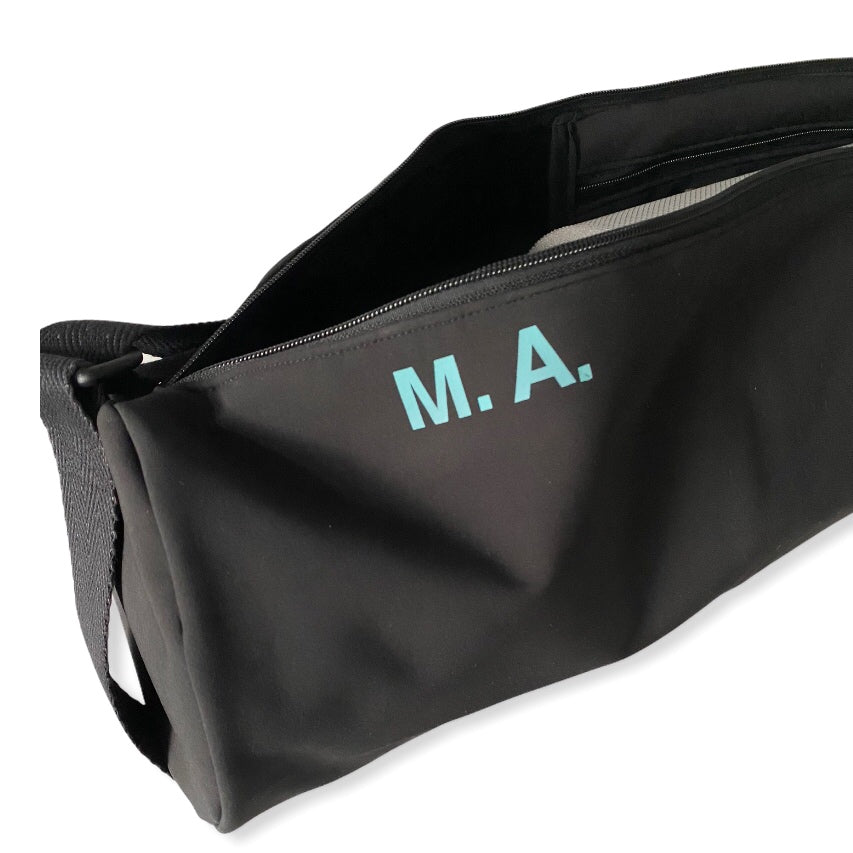 Bolsa esterilla yoga / entrenamiento neopreno negro o gris realizada a mano personalizada con tus iniciales