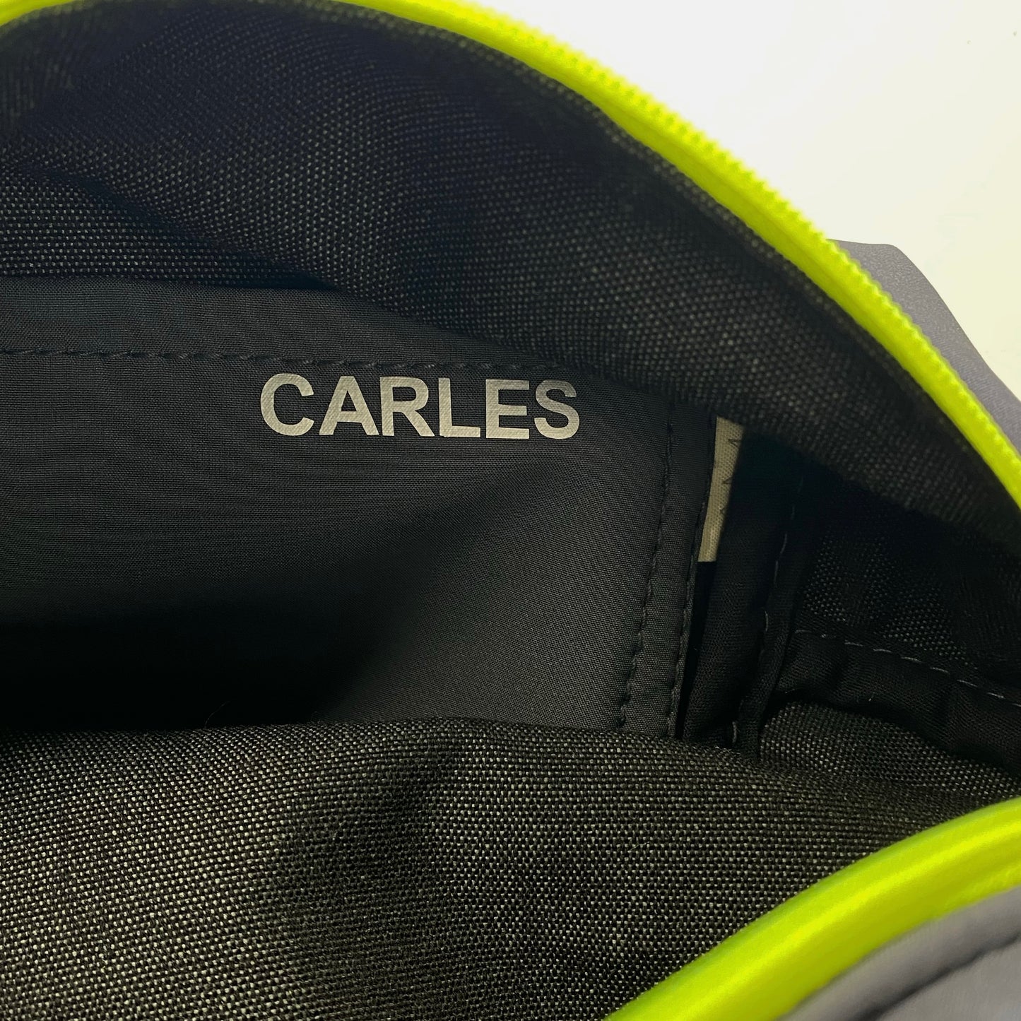 Necessaire personalizada Marta - Cinza e Mostarda Escura