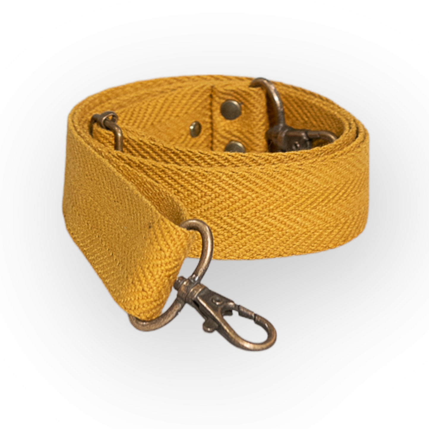 Correa bolso algodón mostaza. Combina tu bolso con diferentes correas hechas a mano para darle personalidad a tu riñonera o bolso. Las asas están realizadas de algodón reciclado o de piel vaquetilla y regulador y 2 mosquetones en Oro Viejo.