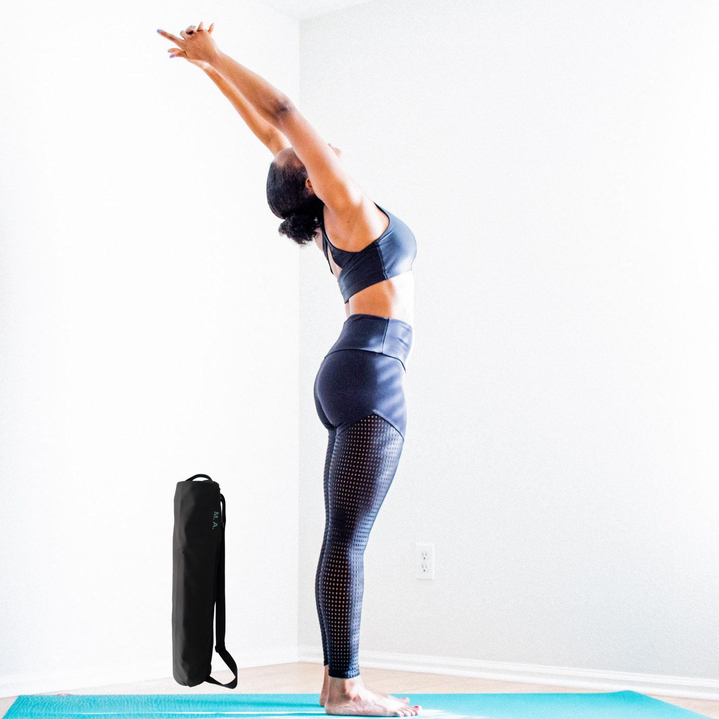 Bolsa esterilla yoga / entrenamiento neopreno negro o gris realizada a mano personalizada con tus iniciales
