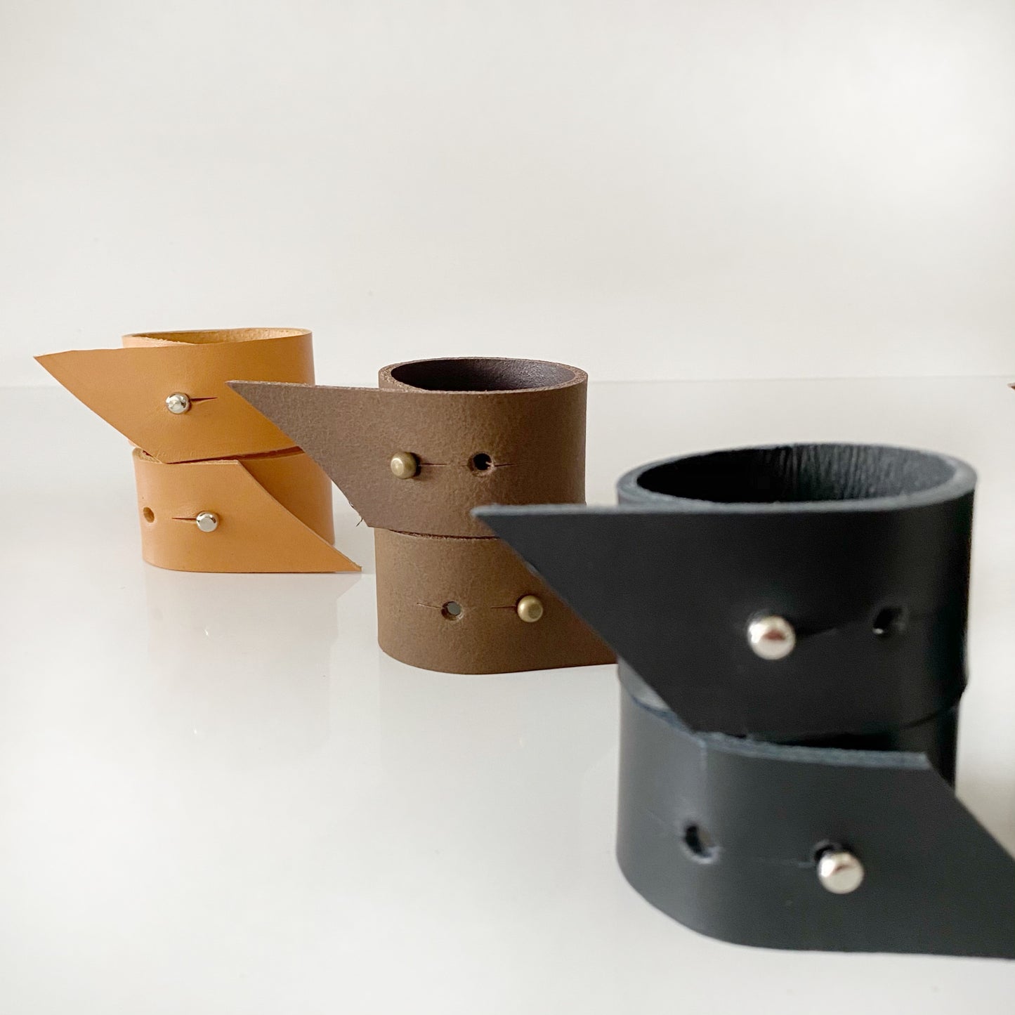 Pack de 4 argolas para guardanapos em pele (opção de personalização do nome)