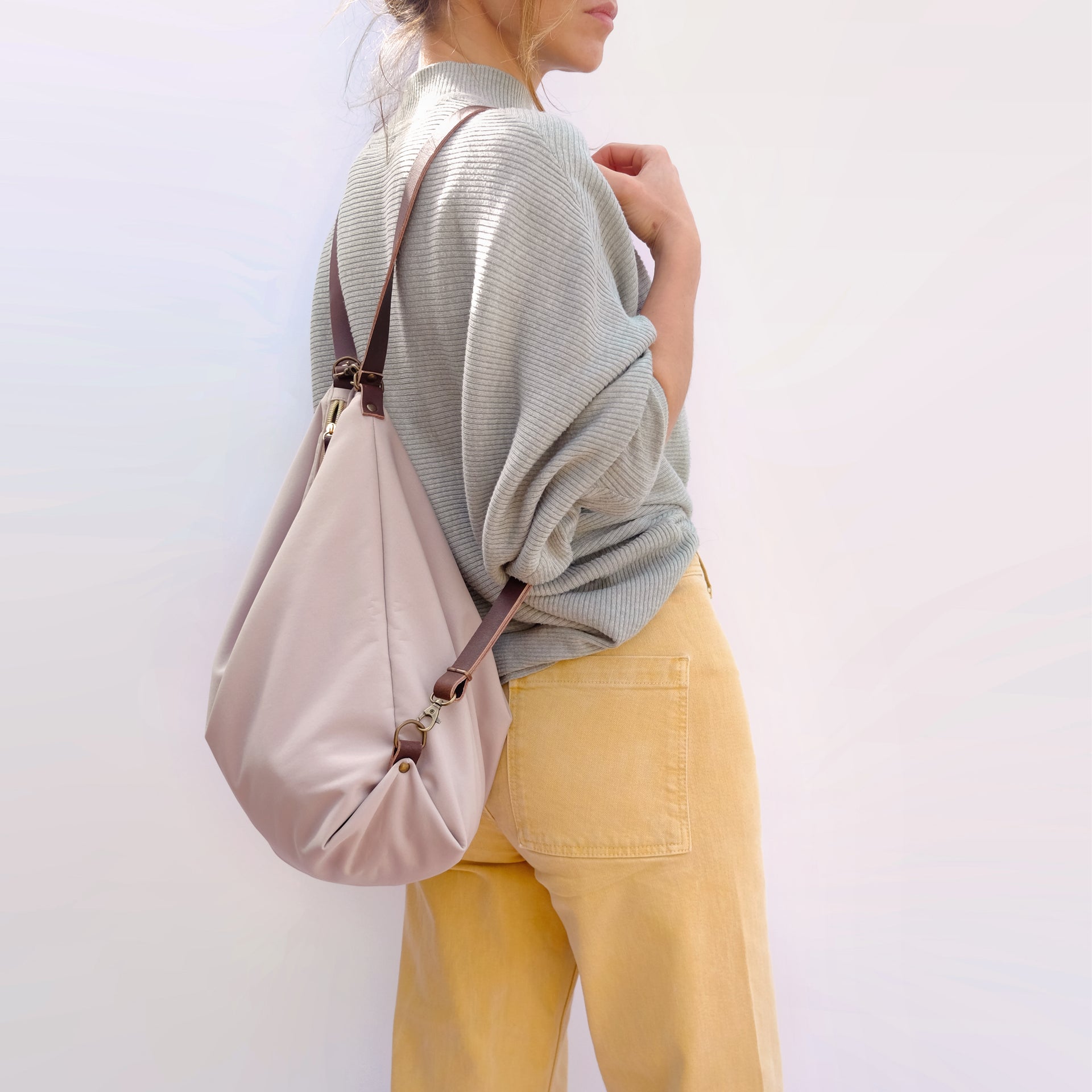 Bolso Coimbra Impermeable Beige (convertible en mochila