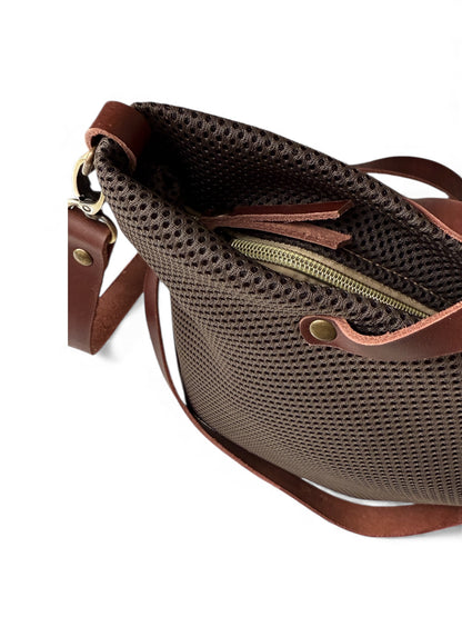 Bolso bandolera, tote bag y bolso de mano realizado tejido 3d color negro hechos a mano en Barcelona de forma sostenible. ENVÍO GRATIS compras + 60€