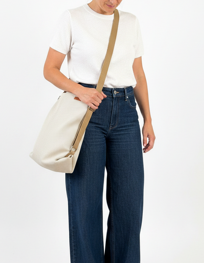 bolso convertible en mochila realizado a mano en barcelona, 3 opciones mochjla, tote bag o bandolera