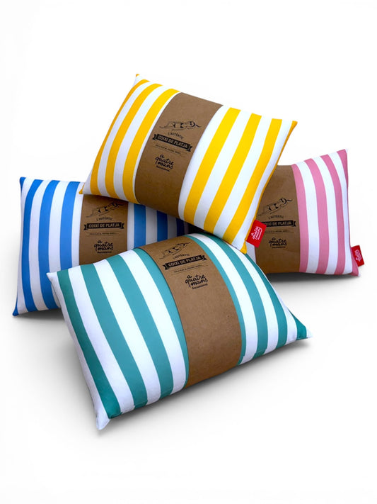 Cojín de playa ergonómico, ligero y de secado rápido. Ideal para playa, piscina o barco. Fabricado artesanalmente en Barcelona.