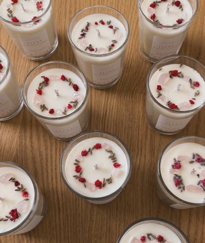 Taller de velas de soja en Barcelona (Horta). Aprende a hacer velas naturales paso a paso en el espacio creativo AMÀ. 29 de mayo. Plazas limitadas.