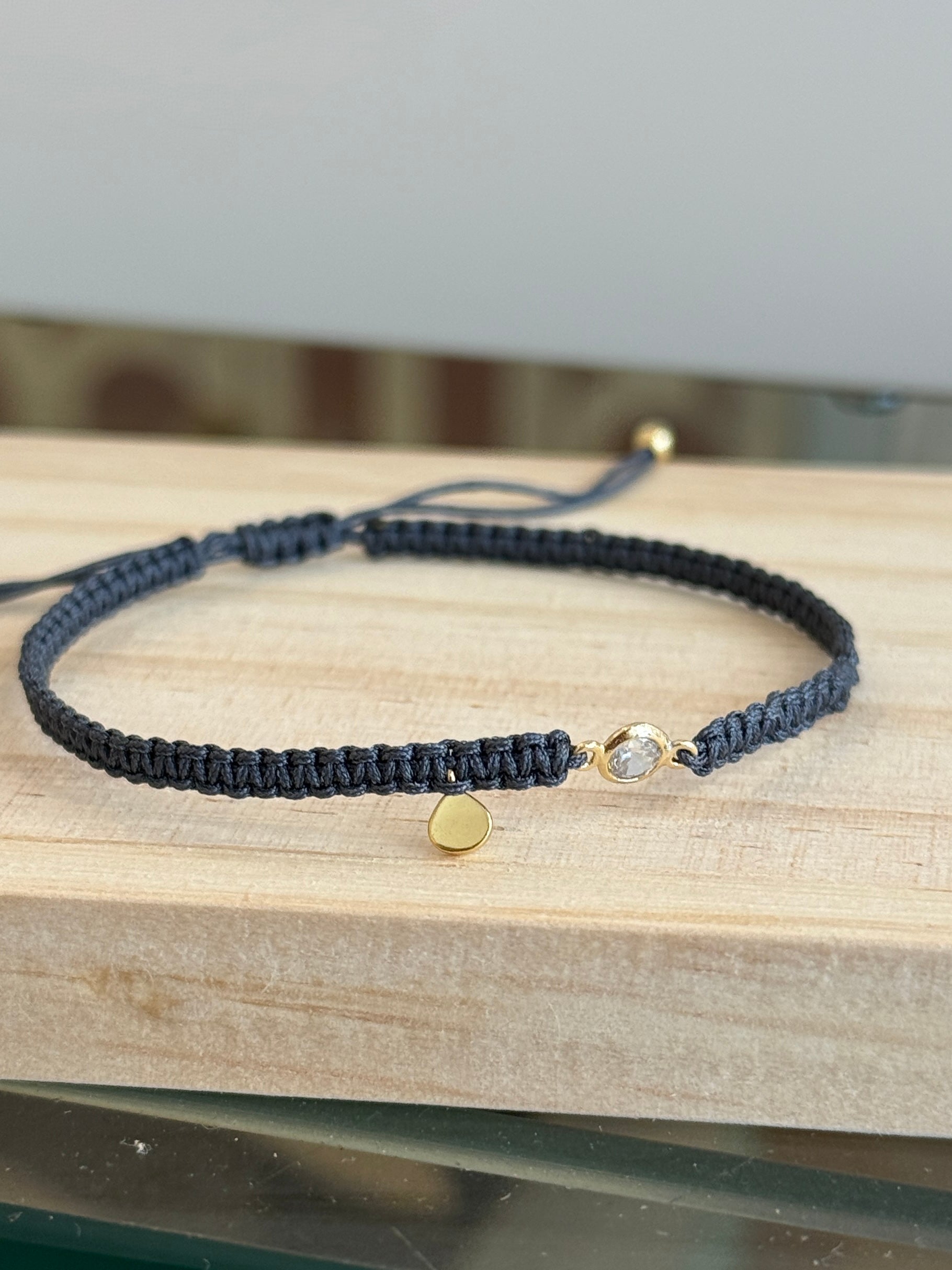 taller macramé barcelona, taller pulseras barcelona, macramé principiantes, taller creativo barcelona, actividades handmade barcelona, curso macramé barcelona, hacer pulseras macramé, taller artesanal barcelona, talleres creativos horta, ama barcelona